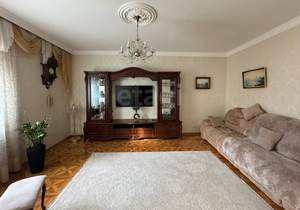 Дом 290м&sup2;, 3-этажный, участок 6 сот.  