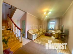 Дом 282м&sup2;, 3-этажный, участок 6 сот.  