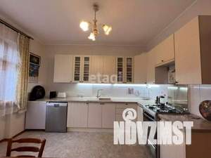 Дом 309м&sup2;, 2-этажный, участок 7 сот.  