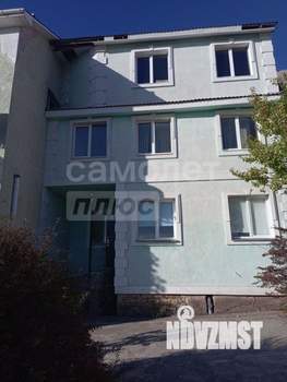 Таунхаус 300м&sup2;, 3-этажный, участок 4 сот.  