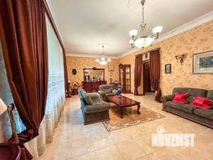 Дом 288м&sup2;, 2-этажный, участок 6 сот.  