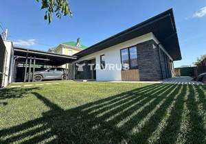 Дом 170м&sup2;, 1-этажный, участок 6 сот.  