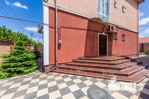 Дом 453м&sup2;, 3-этажный, участок 8 сот.  