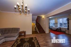 Дом 196м&sup2;, 2-этажный, участок 8 сот.  