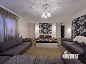 Дом 581м&sup2;, 3-этажный, участок 5 сот.  