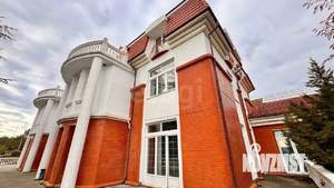 Дом 1767м&sup2;, 4-этажный, участок 28 сот.  