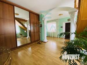 Дом 296м&sup2;, 2-этажный, участок 8 сот.  