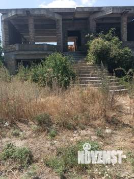 Дом 585м&sup2;, 3-этажный, участок 585 сот.  