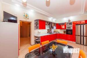 Дом 453м&sup2;, 3-этажный, участок 8 сот.  