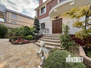 Дом 405м&sup2;, 3-этажный, участок 32 сот.  