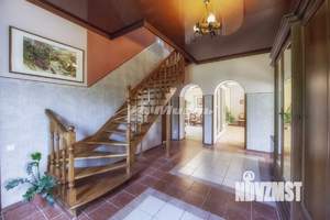 Дом 220м², 2-этажный, участок 6 сот.  