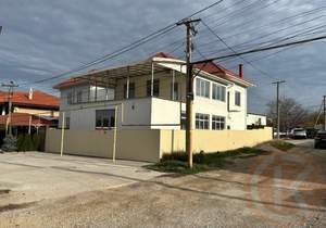 Дом 237м&sup2;, 2-этажный, участок 237 сот.  