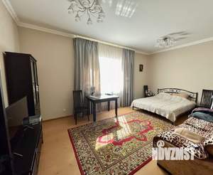 Дом 309м&sup2;, 3-этажный, участок 6 сот.  