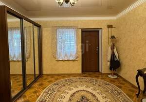 Дом 290м&sup2;, 3-этажный, участок 6 сот.  