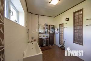 Дом 220м², 2-этажный, участок 6 сот.  