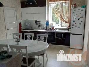Дом 180м², 2-этажный, участок 5 сот.  
