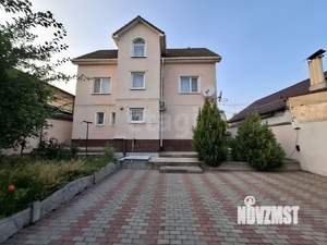 Дом 220м&sup2;, 3-этажный, участок 5 сот.  