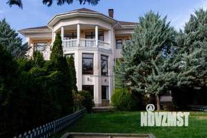 Дом 432м&sup2;, 3-этажный, участок 10 сот.  