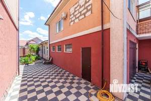 Дом 453м&sup2;, 3-этажный, участок 8 сот.  