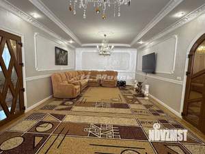 Дом 299м&sup2;, 3-этажный, участок 6 сот.  