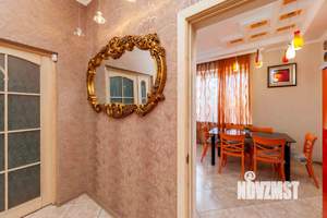 Дом 453м&sup2;, 3-этажный, участок 8 сот.  