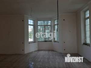 Дом 470м&sup2;, 3-этажный, участок 9 сот.  