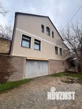 Дом 230м&sup2;, 3-этажный, участок 547 сот.  