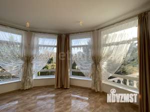 Дом 433м&sup2;, 3-этажный, участок 10 сот.  