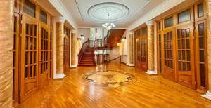 Дом 1767м&sup2;, 4-этажный, участок 28 сот.  