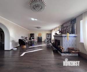 Дом 581м&sup2;, 3-этажный, участок 5 сот.  