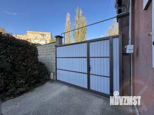 Дом 246м&sup2;, 2-этажный, участок 4 сот.  