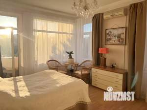 Дом 430м², 3-этажный, участок 10 сот.  