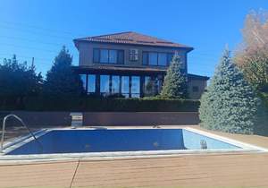 Дом 222м&sup2;, 2-этажный, участок 10 сот.  