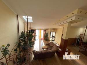 Дом 354м², 3-этажный, участок 4 сот.  