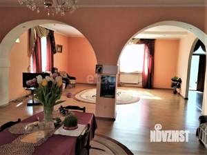 Дом 385м&sup2;, 2-этажный, участок 13 сот.  