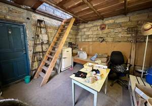 Дом 30м&sup2;, 2-этажный, участок 4 сот.  