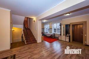 Дом 196м&sup2;, 2-этажный, участок 8 сот.  