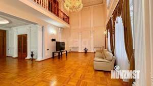 Дом 1767м&sup2;, 4-этажный, участок 28 сот.  