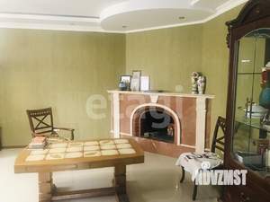 Дом 352м&sup2;, 3-этажный, участок 10 сот.  