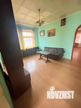 Дом 230м&sup2;, 3-этажный, участок 547 сот.  