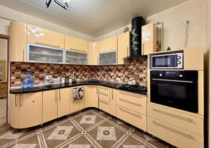 Дом 181м&sup2;, 2-этажный, участок 6 сот.  