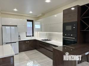 Дом 202м&sup2;, 2-этажный, участок 6 сот.  