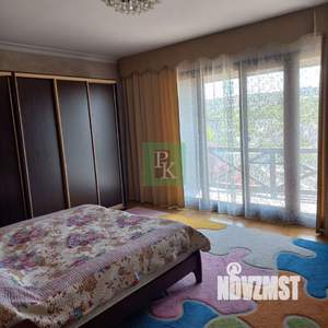 Дом 347м², 3-этажный, участок 6 сот.  