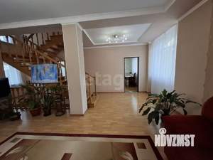 Дом 220м&sup2;, 3-этажный, участок 5 сот.  