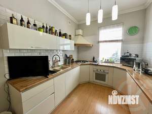 Дом 200м&sup2;, 2-этажный, участок 6 сот.  