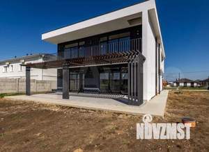 Дом 270м&sup2;, 2-этажный, участок 6 сот.  