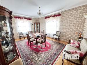 Дом 284м², 3-этажный, участок 6 сот.  