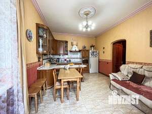 Дом 288м&sup2;, 2-этажный, участок 6 сот.  