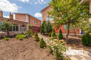 Дом 450м², 3-этажный, участок 8 сот.  