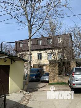 Дом 214м², 3-этажный, участок 1 сот.  
